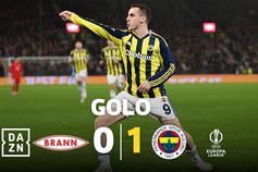 Que chapelada, Akturkoglu! Mais um golaço do ex-Benfica pelo Fenerbahçe