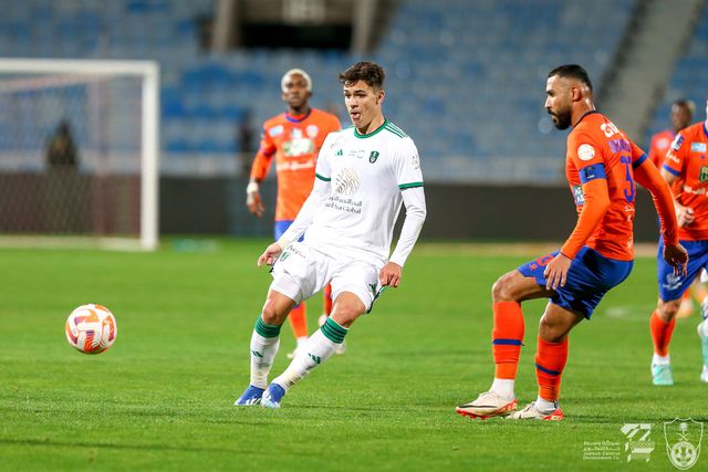 Veiga está muito perto de ser reforço dos dragões, sendo esperado um desfecho nas próximas horas (@ALAHLI_FC/X)