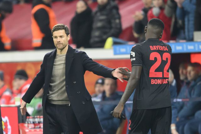 Xabi Alonso não afasta ida ao mercado por avançado