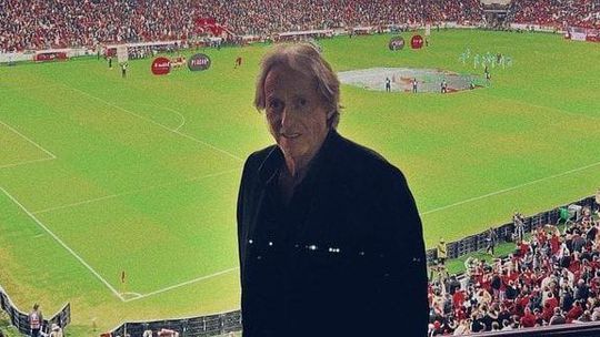 Jorge Jesus partilha imagens do regresso ao Estádio da Luz