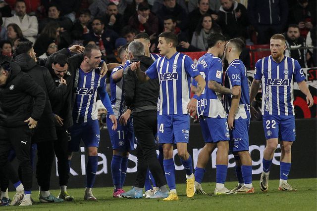 Alavés agrava a crise do Sevilha com golo perto do fim