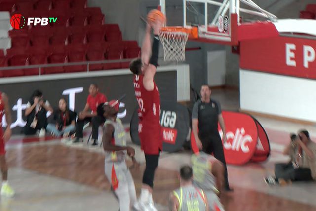 Veja o resumo do Benfica-Galomar