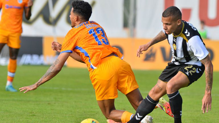Famalicão: lateral-direito a caminho