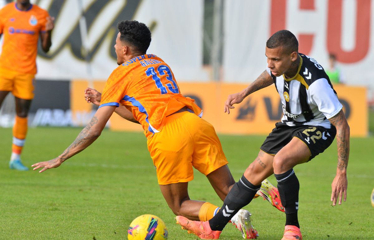 Famalicão: lateral-direito a caminho