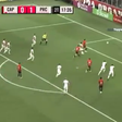 Vídeo: guarda-redes festeja defesa de penálti... e sofre golo na recarga