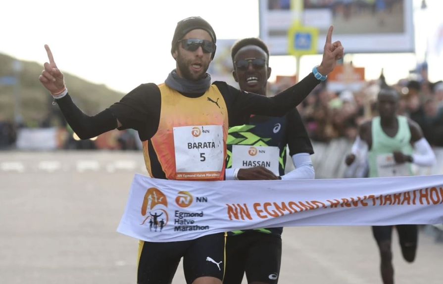 Samuel Barata no momento em que corta a meta