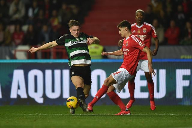 TACA DA LIGA 2024/2025 FUTEBOL - Gyokeres (esq) e Antonio Silva no Sporting - Benfica, jogo da Final da TACA DA LIGA 2024/2025. Estadio Doutor Magalhaes Pessoa, em Leiria. Sabado, 11 de Janeiro de 2025. (Miguel Nunes)