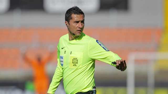 «Tiago Martins? É um erro demasiado grosseiro e o Benfica tem razão em pedir os áudios»