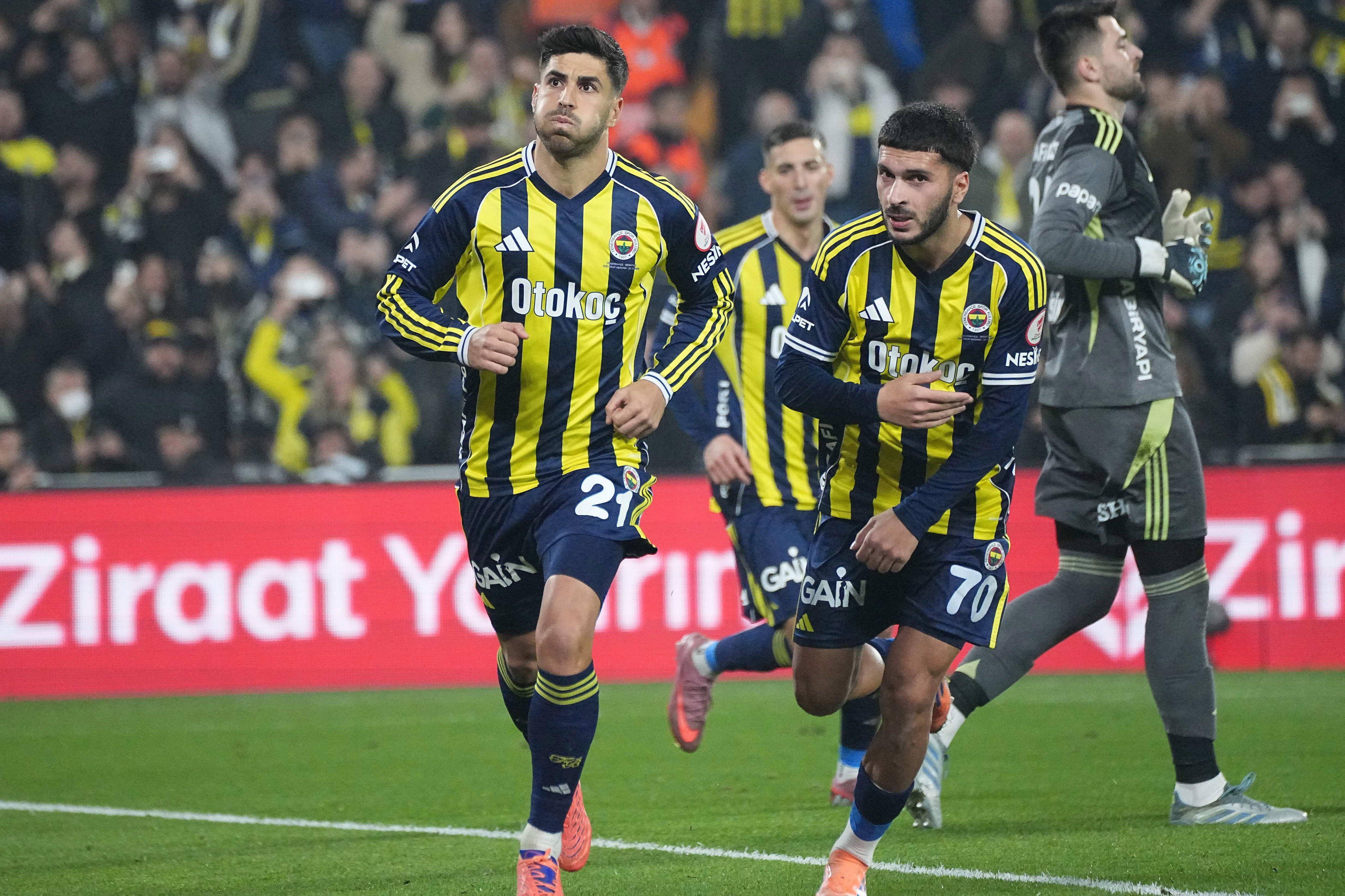 Fenerbahçe (Turquia): 11 vitórias e seis empates