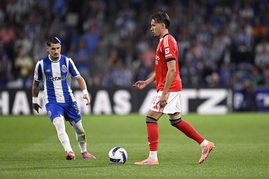 Borja Sainz e Amar Dedic no clássico da Liga - Foto: Miguel Lemos/Kapta+