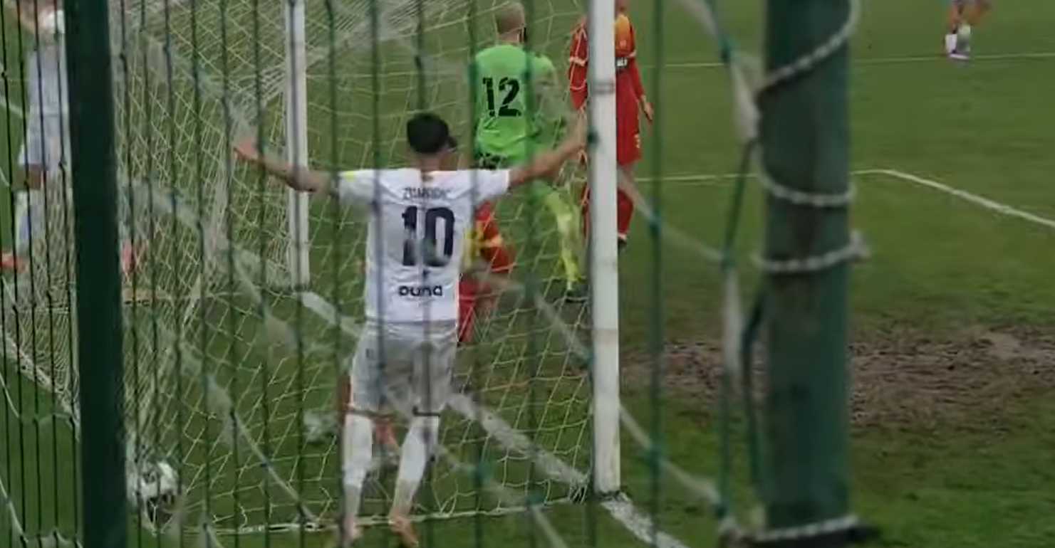 Vardar (Macedónia do Norte): 13 vitórias e três empates