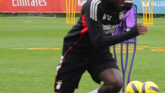 As primeiras imagens do regresso de Bruma aos treinos do Benfica