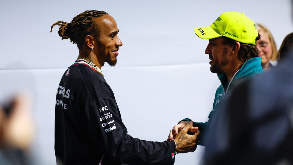 Alonso e mudança de Hamilton para a Ferrari: «Não era o sonho de infância há 12 meses?»