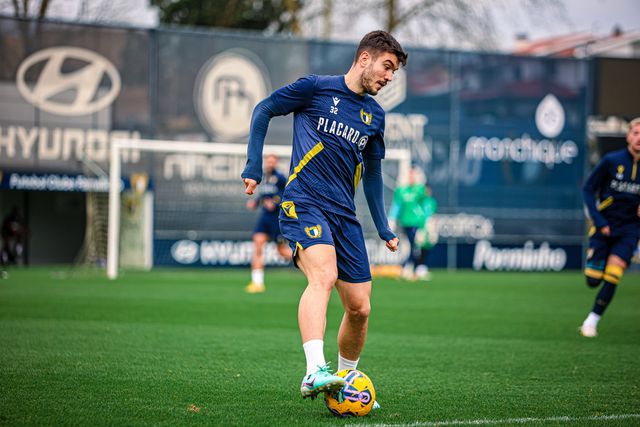 Famalicão: Martín Aguirregabiria espreita vaga no onze