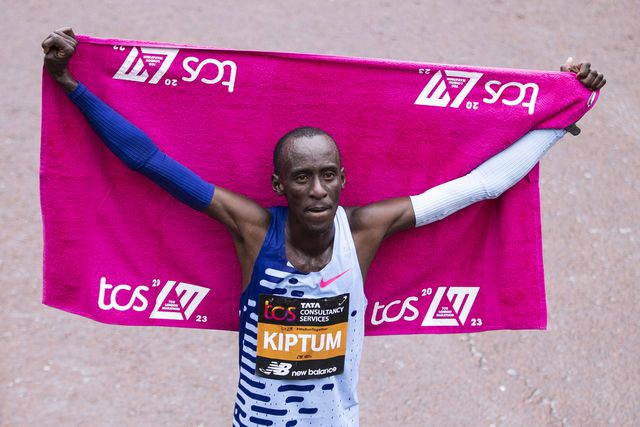 Pai de Kelvin Kiptum lança dúvidas sobre causa de morte do filho