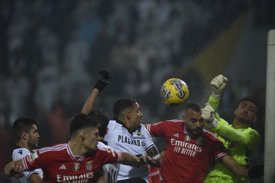 Lembre como foram as outras vezes do Benfica sem ponta de lança