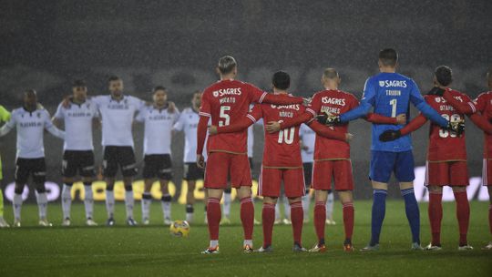 Aposta do Benfica num ataque móvel não resultou