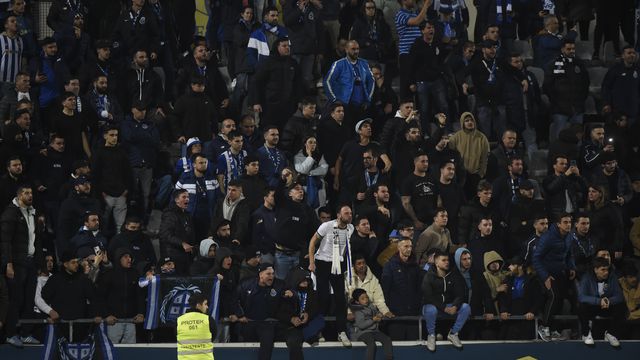 «Palhaços, joguem à bola!» Jogadores viram as costas aos adeptos do FC Porto