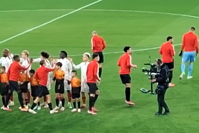 Trubin não cumprimenta Golovin (pela segunda vez!)