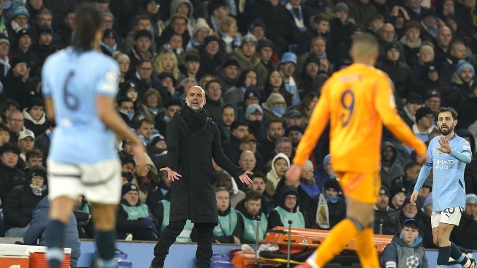 Pep Guardiola reage durante o Manchester City-Real Madrid