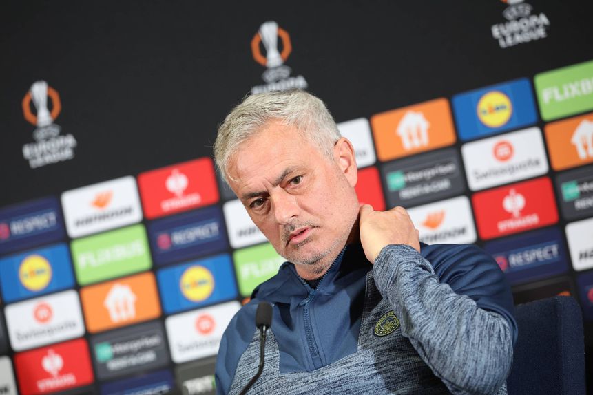 José Mourinho, treinador do Fenerbahçe, em conferência de imprensa