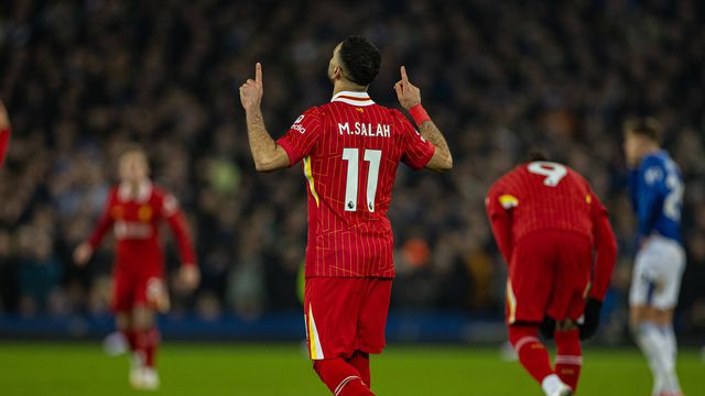 Vídeo: Salah (quem mais?) coloca o Liverpool na frente do dérbi