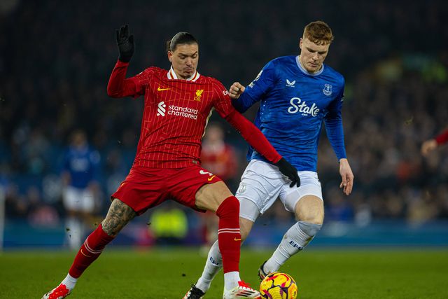 Loucura em Goodison Park! Liverpool deixa fugir vitória no dérbi... aos 90+8