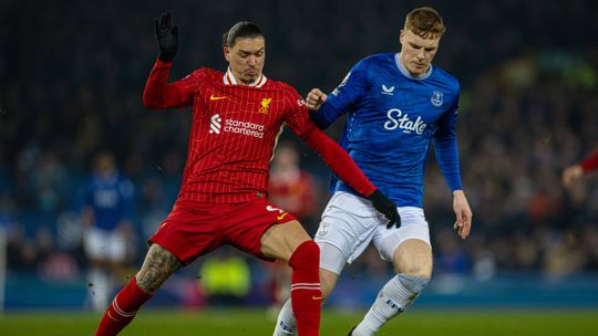 Loucura em Goodison Park! Liverpool deixa fugir vitória no dérbi... aos 90+8