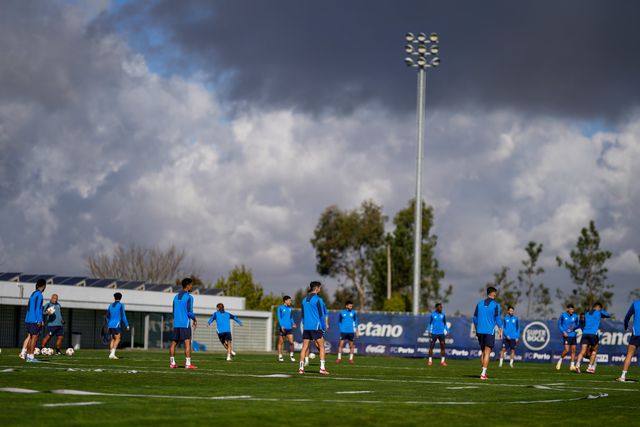 Último ensaio do FC Porto para o jogo com a Roma, no Olival