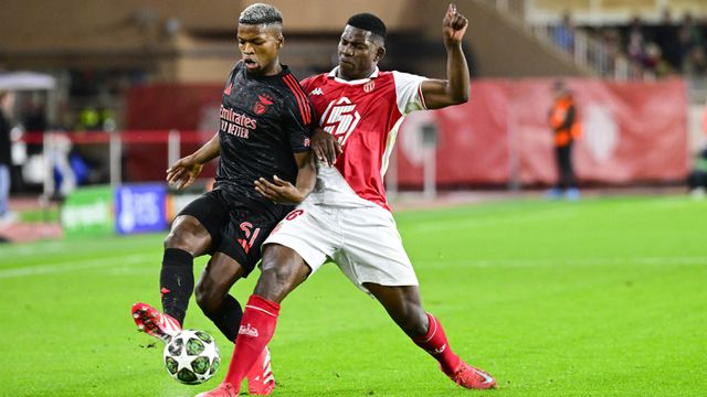 Florentino atuando contra a sua ex-equipa, o Mónaco, de Embolo