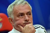 José Mourinho, treinador do Benfica, pediu que o público também faça parte do jogo — Foto: Miguel Nunes