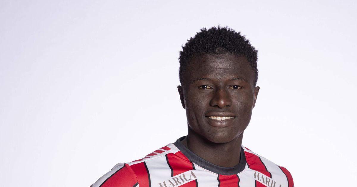 Quem é o defesa do Gâmbia que está a atrair o interesse dos tubarões europeus?