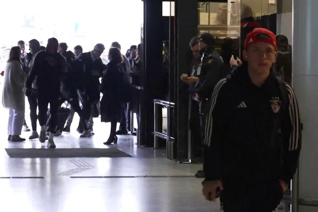 Benfica viaja para os Açores com novidade e baixas
