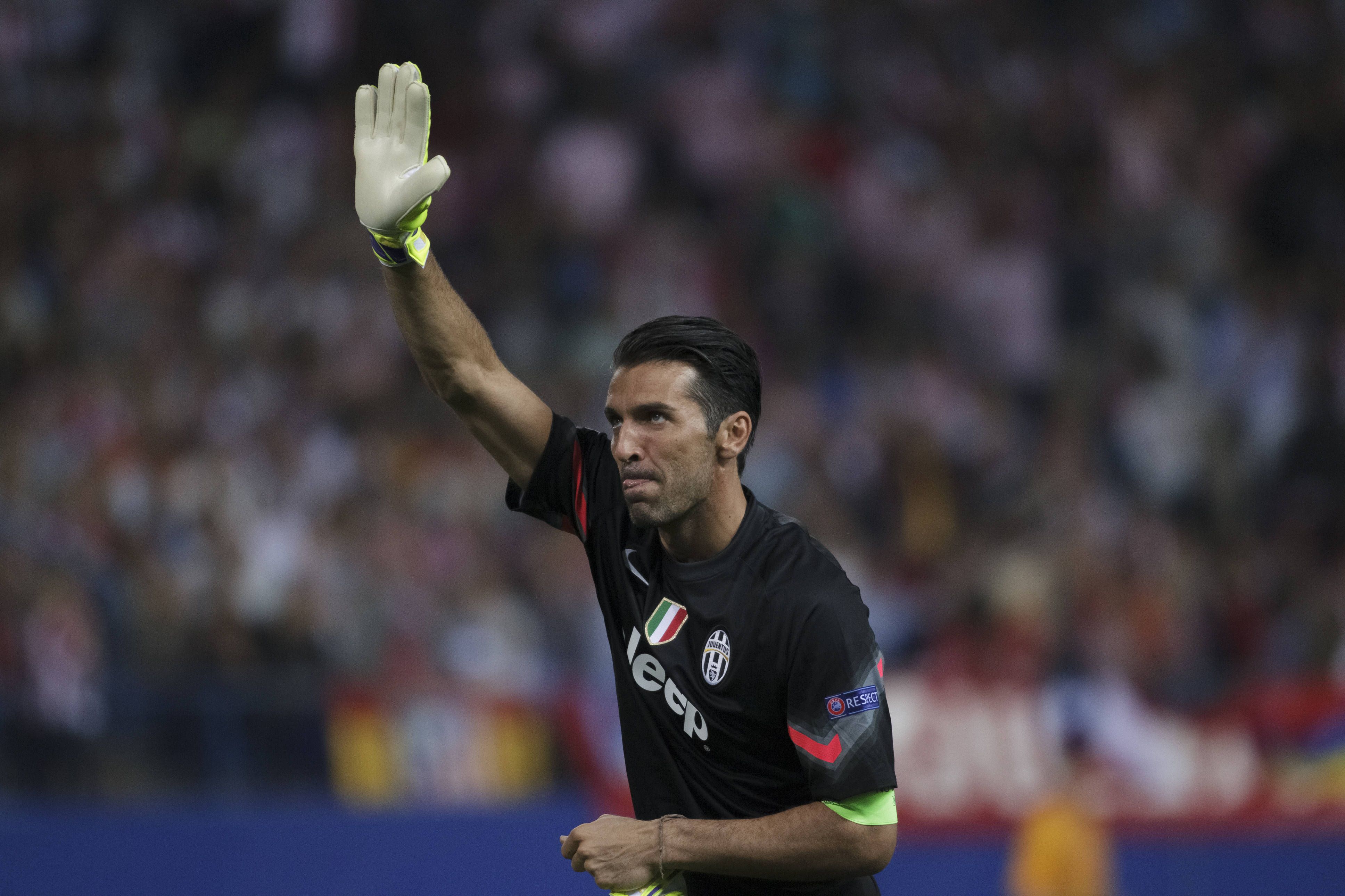 Buffon com 11 títulos: Serie A - 11