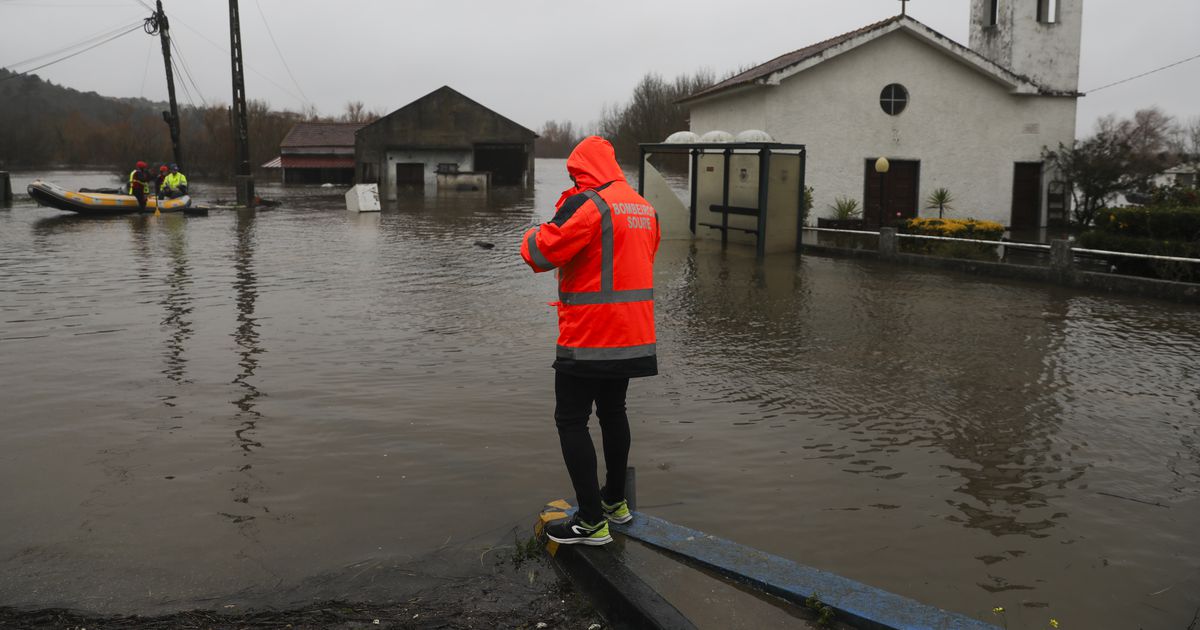 Linha do Norte ainda sem comboios de longo curso, Linha do Leste suspensa