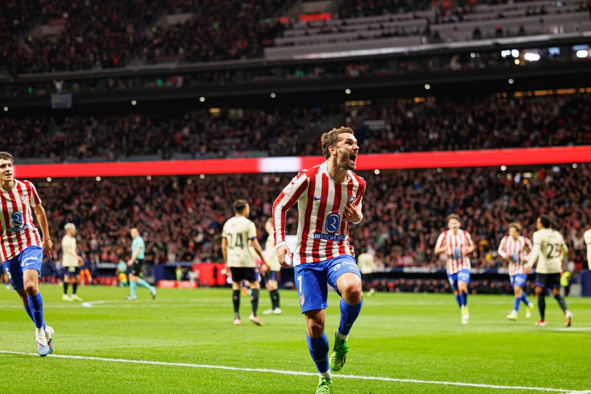 Griezmann marcou o segundo golo do Atlético Madrid, que teve uma noite quase perfeita frente ao Barcelona - FOTO IMAGO