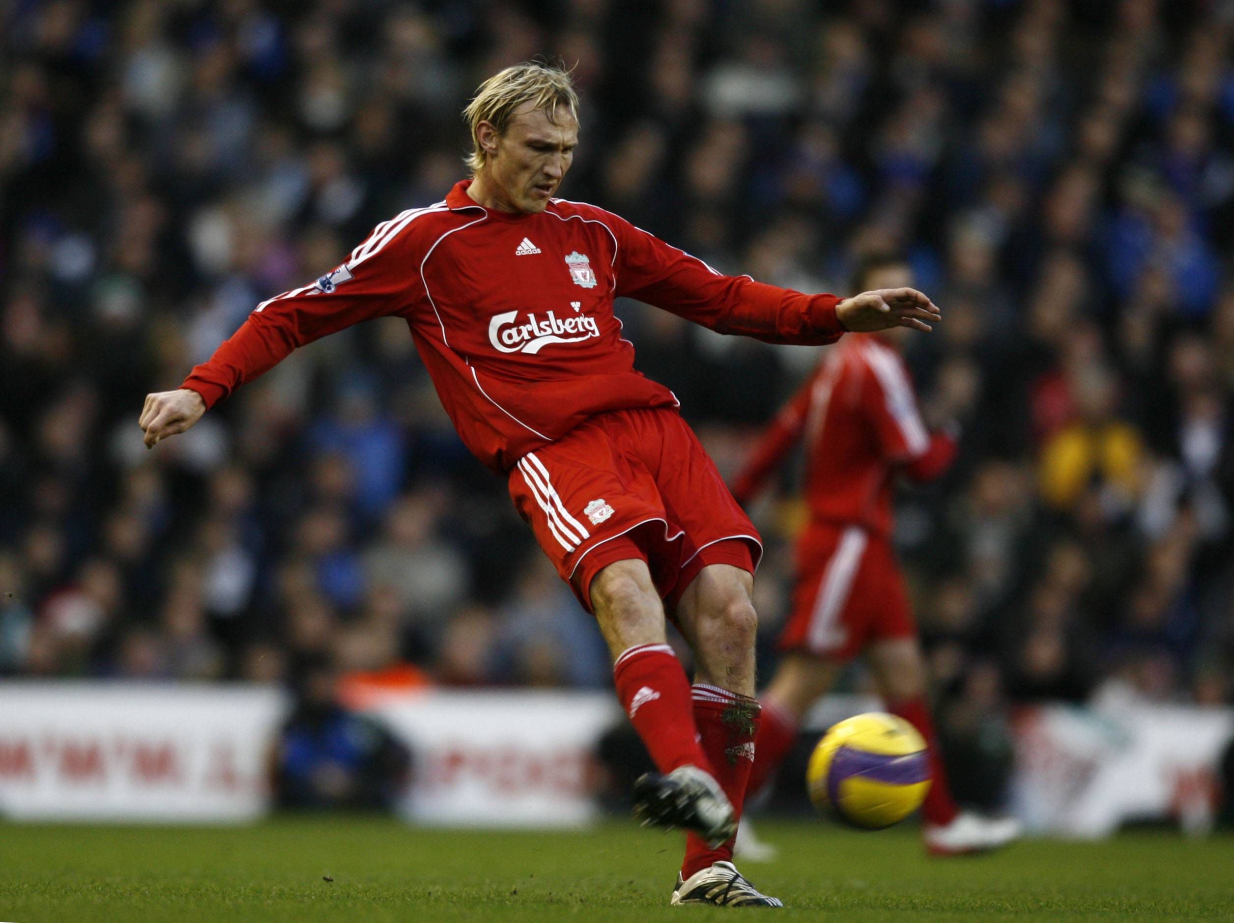 9. Sami Hyypia - 22 golos em 318 jogos