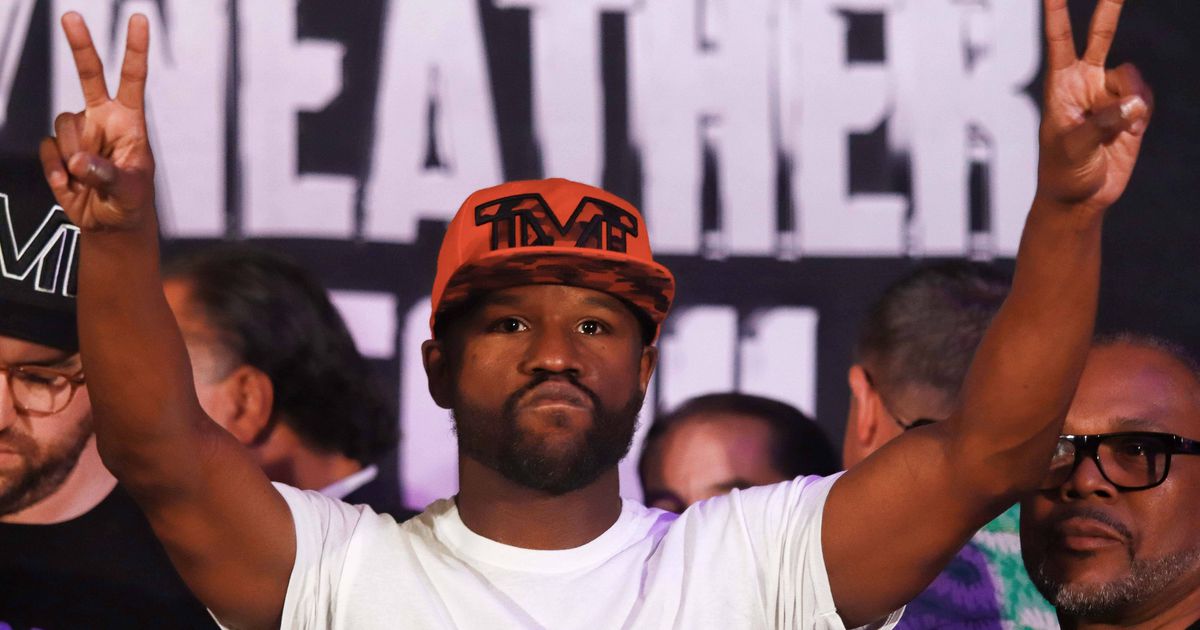 Mayweather pede indemnização de mais de 280 milhões de euros