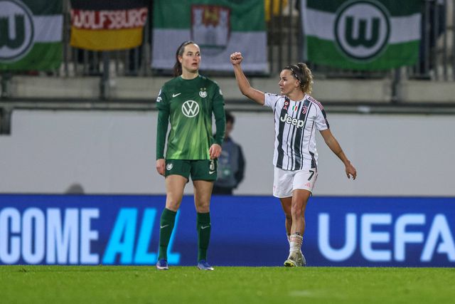 Ana Capeta inaugurou o marcador na Alemanha, frente ao Wolfsburgo