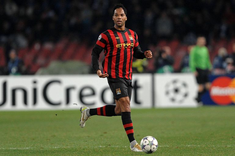 6. Lescott - 24 golos em 288 jogos