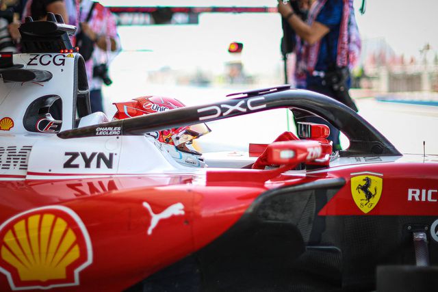 Leclerc coloca Ferrari no topo no segundo dia de testes no Bahrein