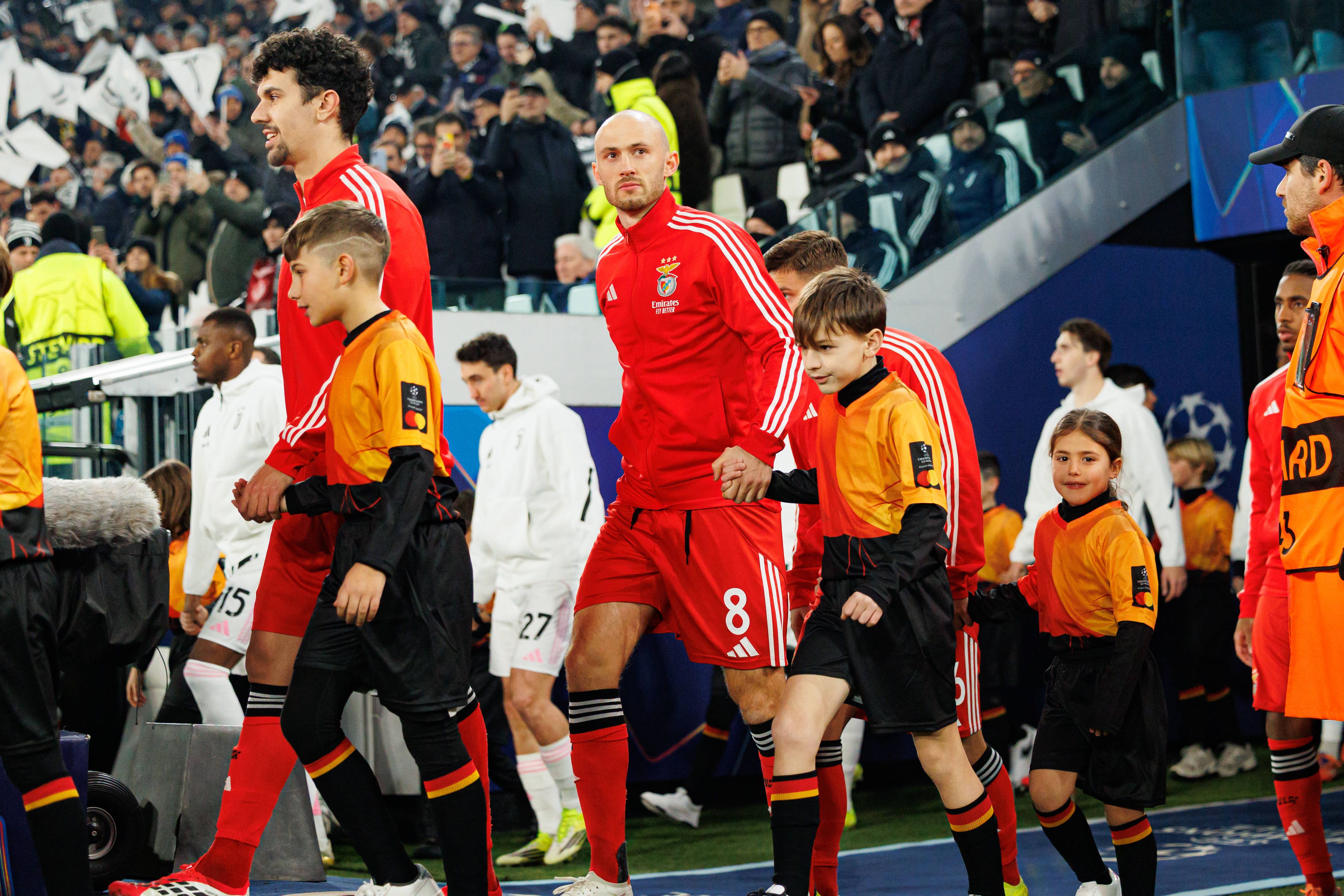 Aursnes é um jogador fundamental desde que chegou, ainda nos tempos de Roger Schmidt. Lesionou-se e José Mourinho tem de encontrar solução - FOTO: IMAGO