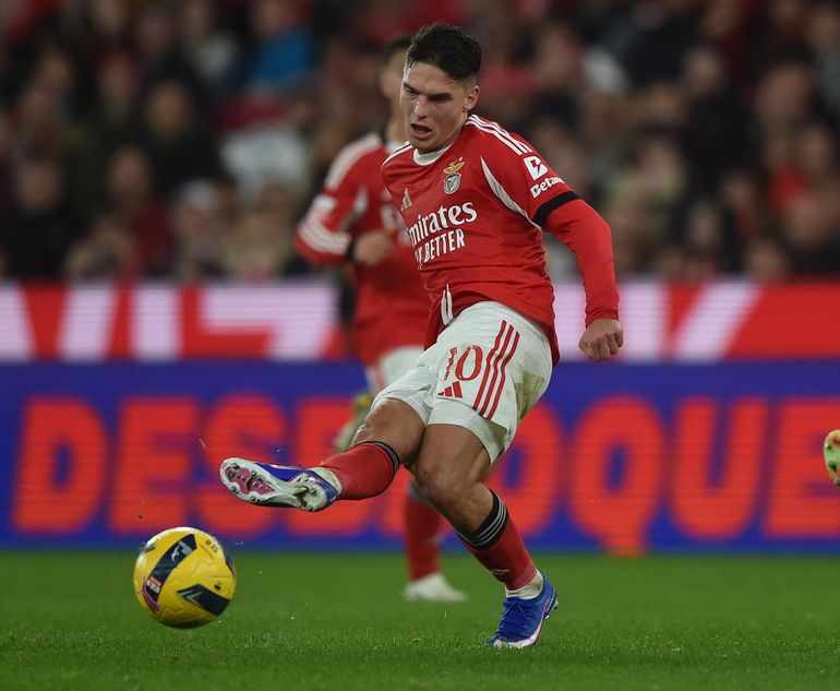 Sudakov (€6,75M+ €20,25M): quatro golos e cinco assistências em 36 jogos. A chegada de Rafa e problemas físicos precipitaram a perda de espaço. Foi titular uma vez nos últimos oito jogos Foto: Miguel Nunes