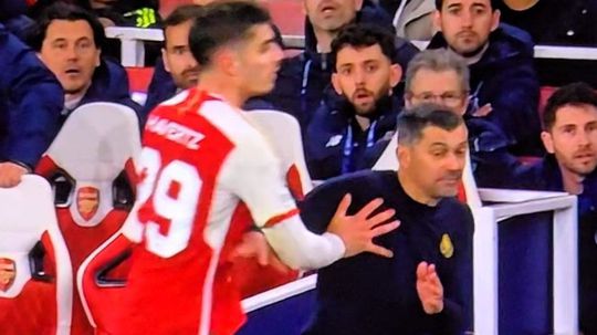 A análise de Duarte Gomes à arbitragem do Arsenal-FC Porto: gestão muito irregular da partida