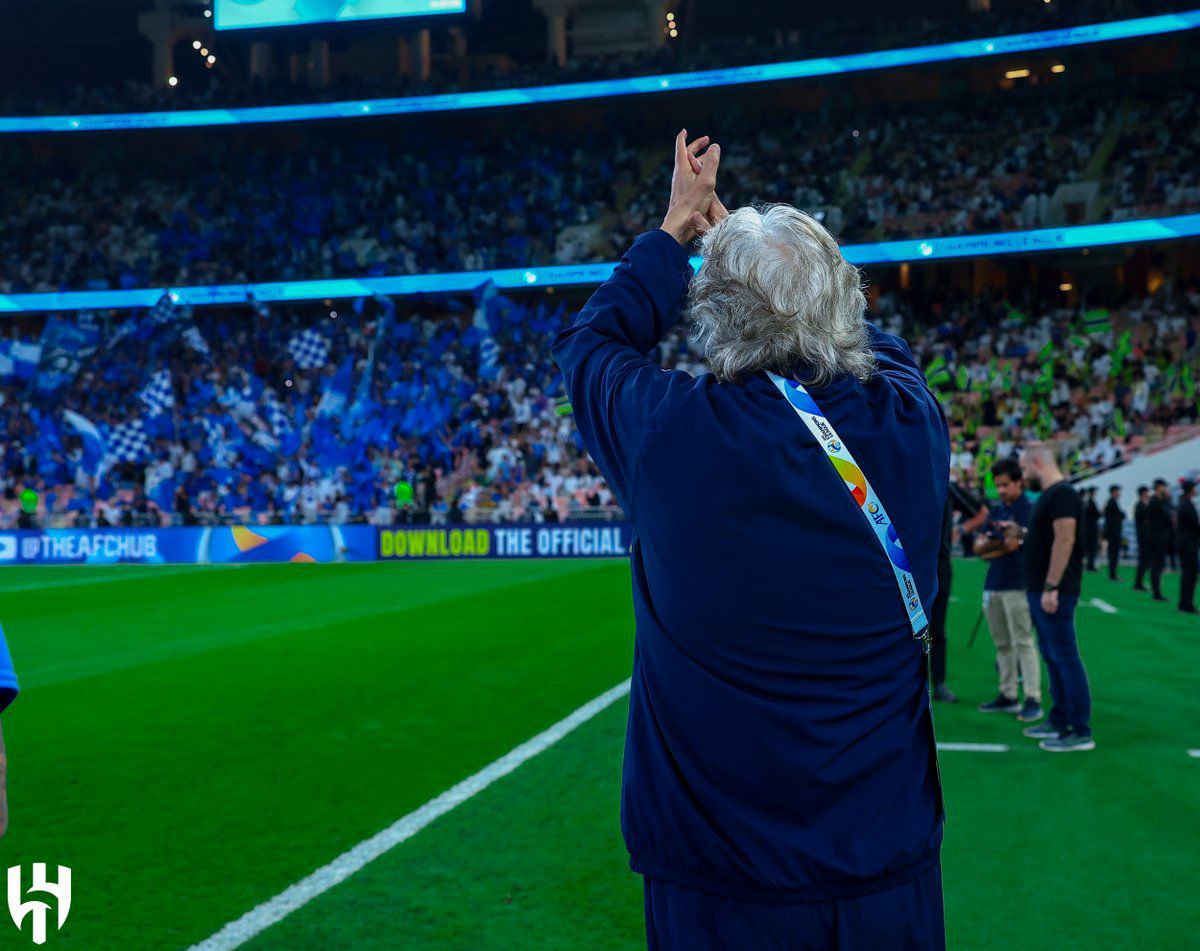 História feita e apuramento no bolso: o jogo perfeito de Jorge Jesus