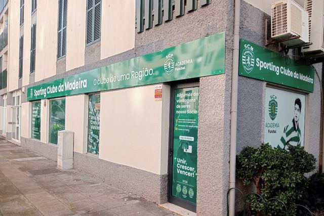 Mãe de Ronaldo inaugura sede do Sporting Clube da Madeira