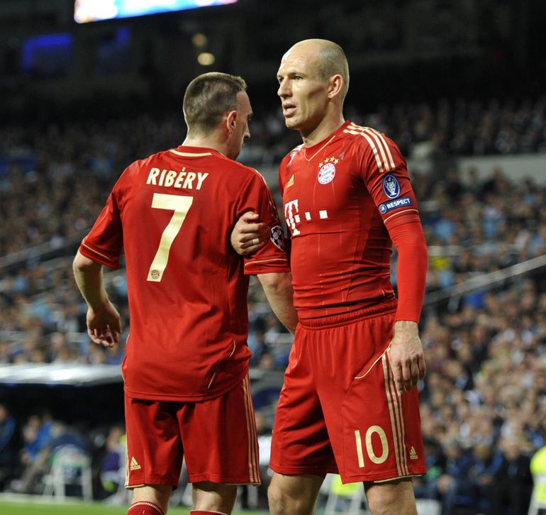 Robben e Rubéry formaram uma dupla icónica no Bayern durante 10 anos, mas em 2012, após um jogo com o Real Madrid, o fracês esmurrou Robben, porque segundo a 'Marca' este quisera que Toni Kroos batesse uma falta ao invés de Ribéry