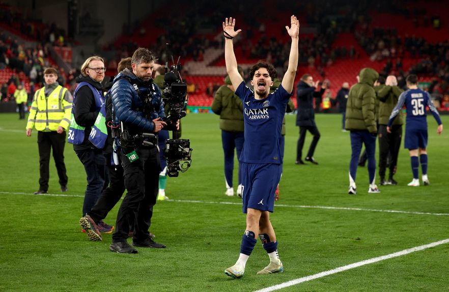 Vitinha no final do Liverpool-PSG