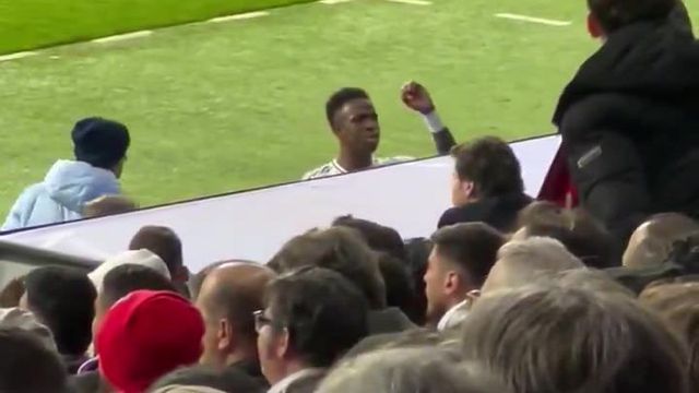 Vinícius Jr. responde à provocação dos adeptos do Atlético Madrid