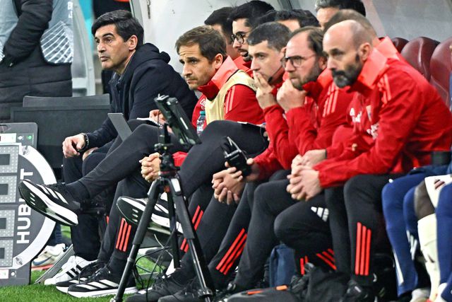 Paulo Fonseca no banco do Lyon: até novembro vai ser impossível nas competições em França